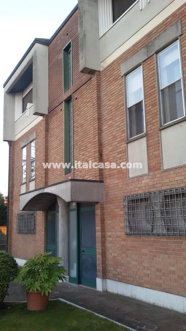 Casa Plurifamiliare in vendita a Volta Mantovana