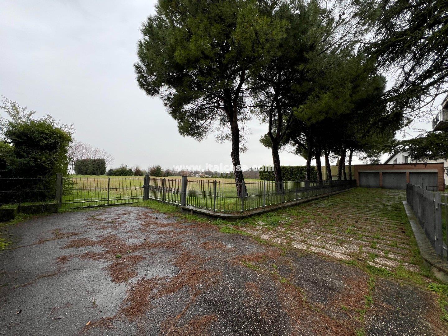 Casa Plurifamiliare in vendita a Volta Mantovana