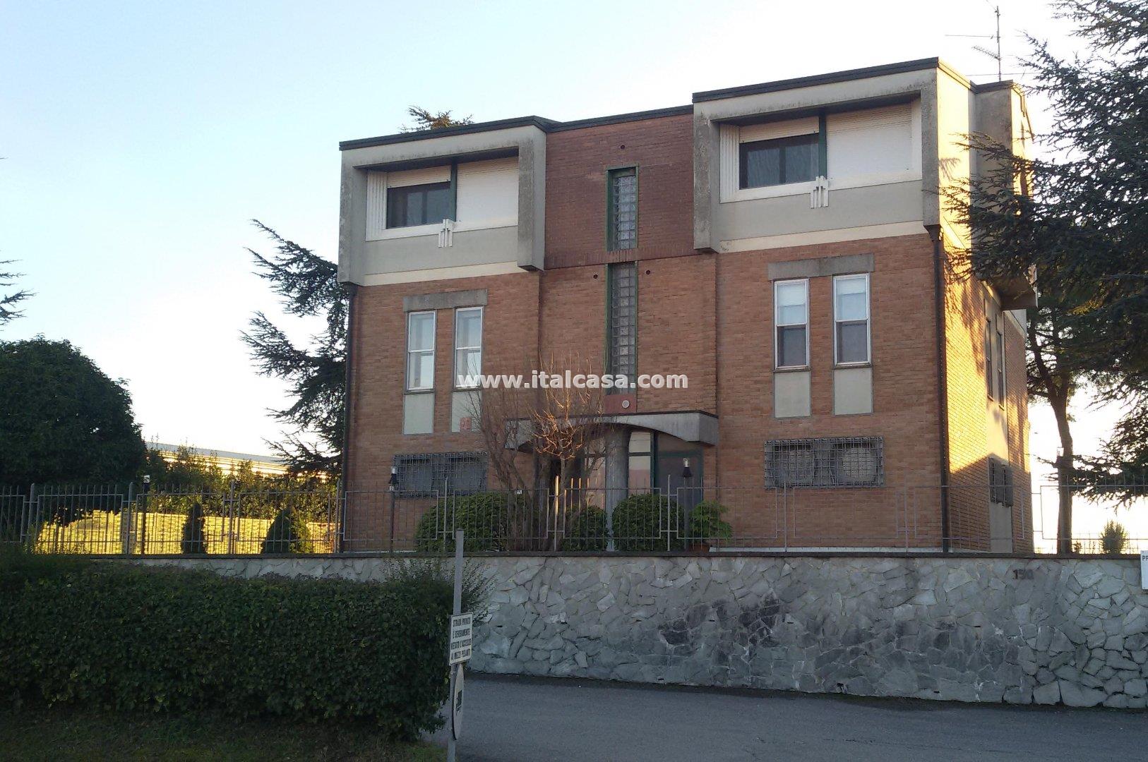 Casa Plurifamiliare in vendita a Volta Mantovana