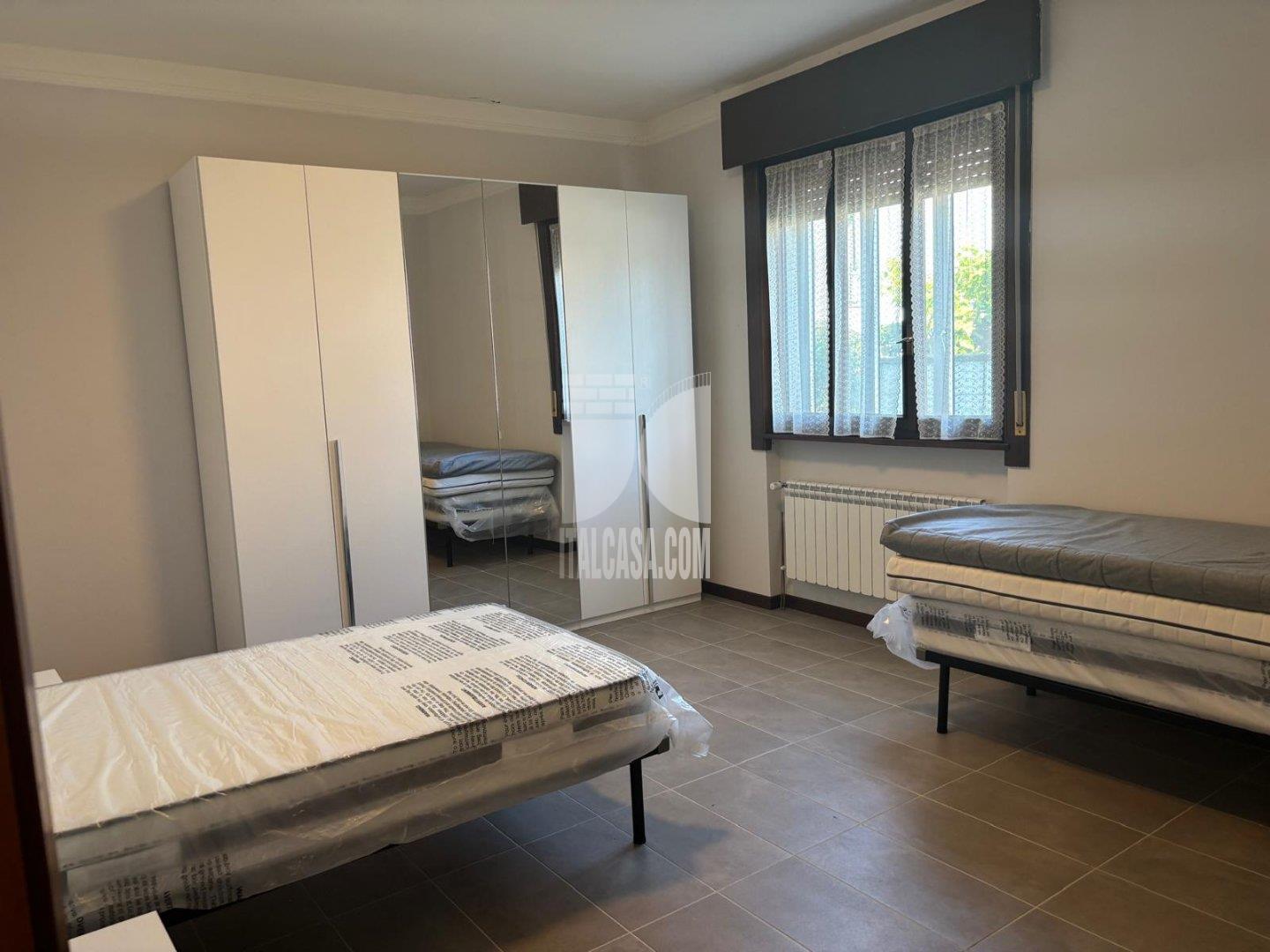 Stanza in Appartamento in affitto a Curtatone