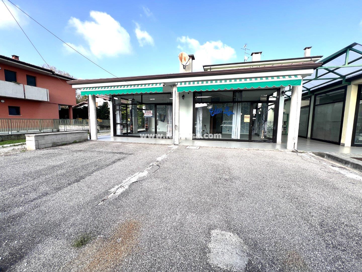 Negozio in affitto a Curtatone