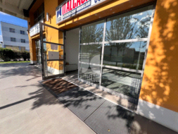 Negozio in vendita a Curtatone