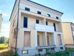 Villa Bifamiliare in vendita a Mantova