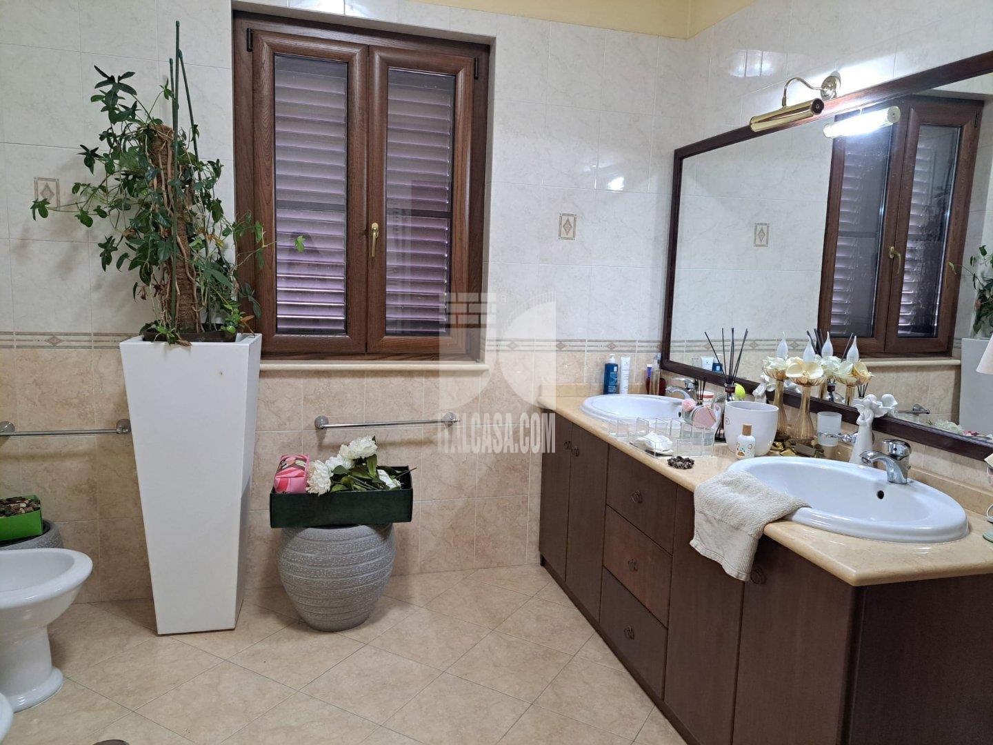 Villa Unifamiliare in vendita a Crotone