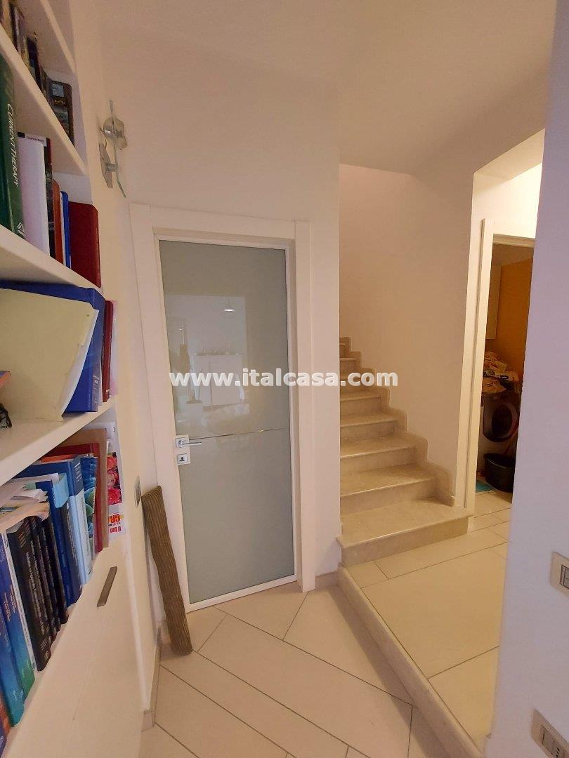 Villa Bifamiliare in vendita a Crotone