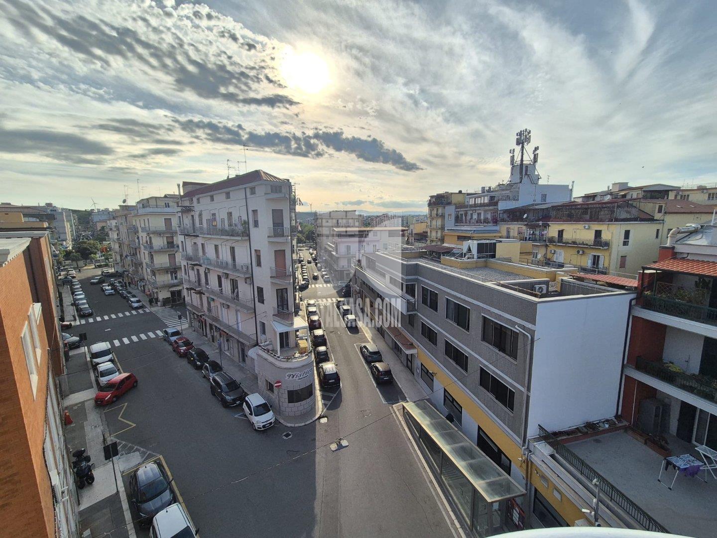 Ufficio in affitto a Crotone