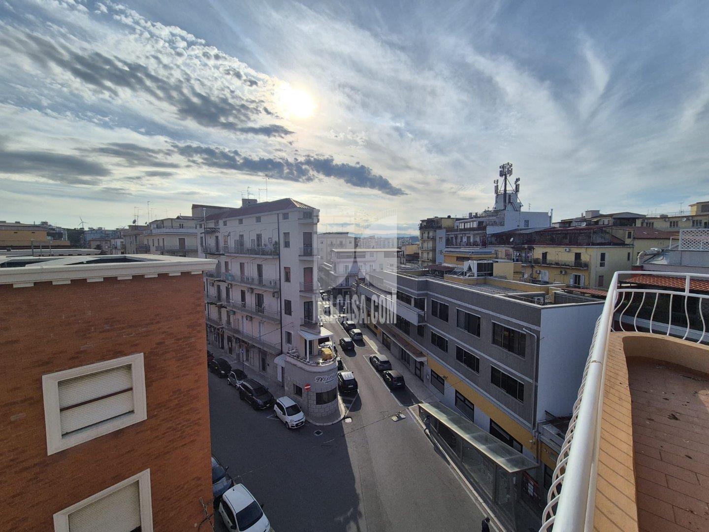 Ufficio in affitto a Crotone