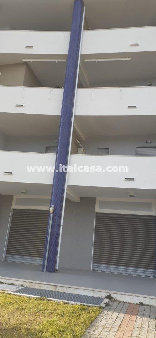 Magazzino in vendita a Crotone