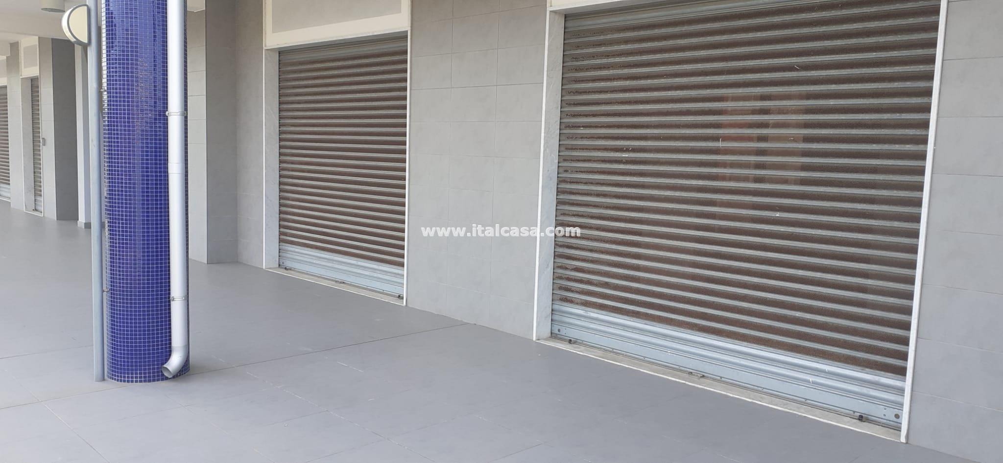 Magazzino in vendita a Crotone