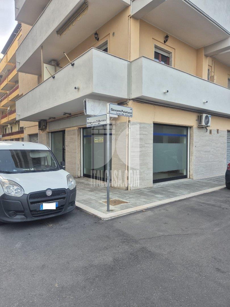 Magazzino in affitto a Crotone