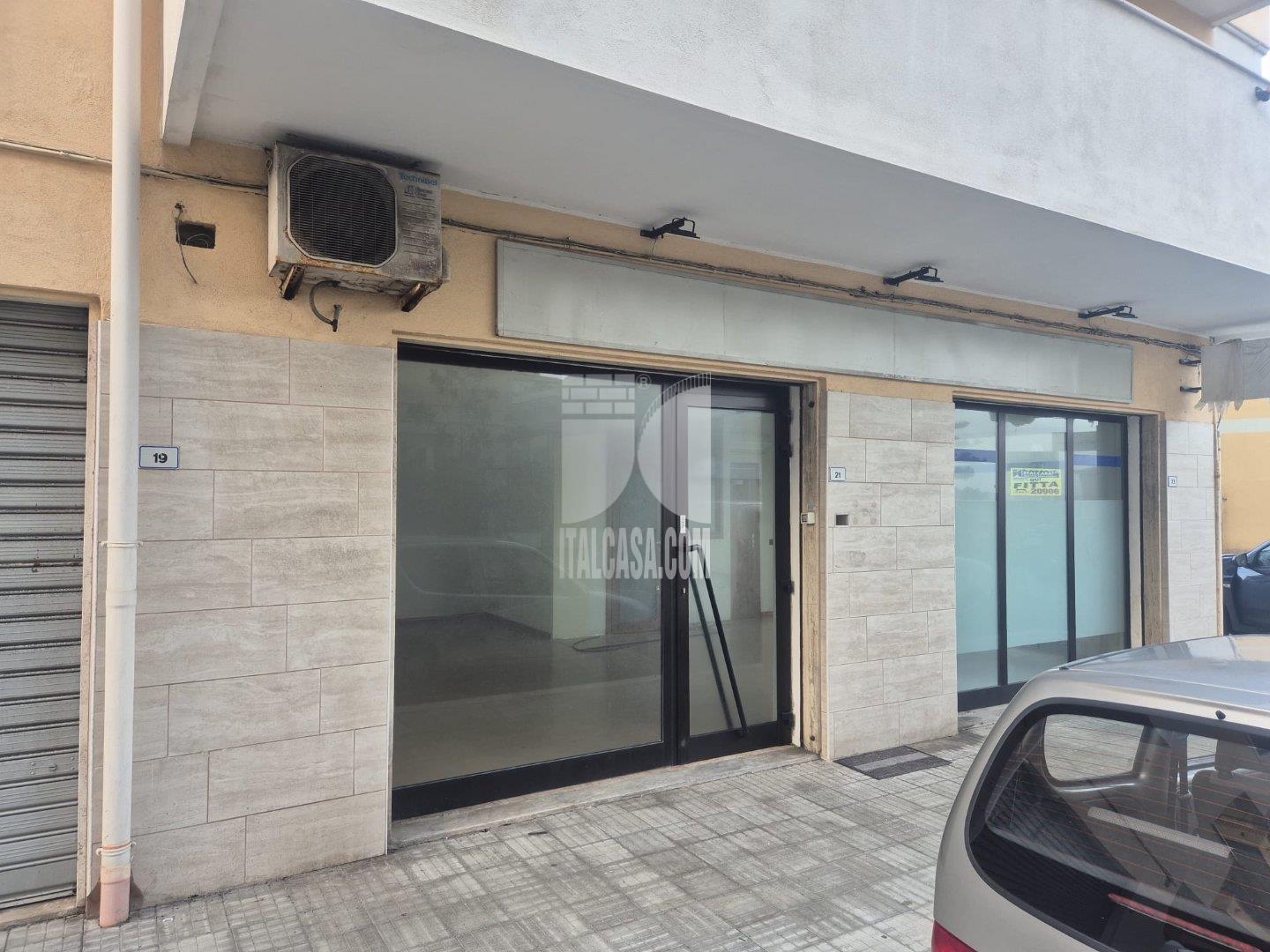 Magazzino in affitto a Crotone