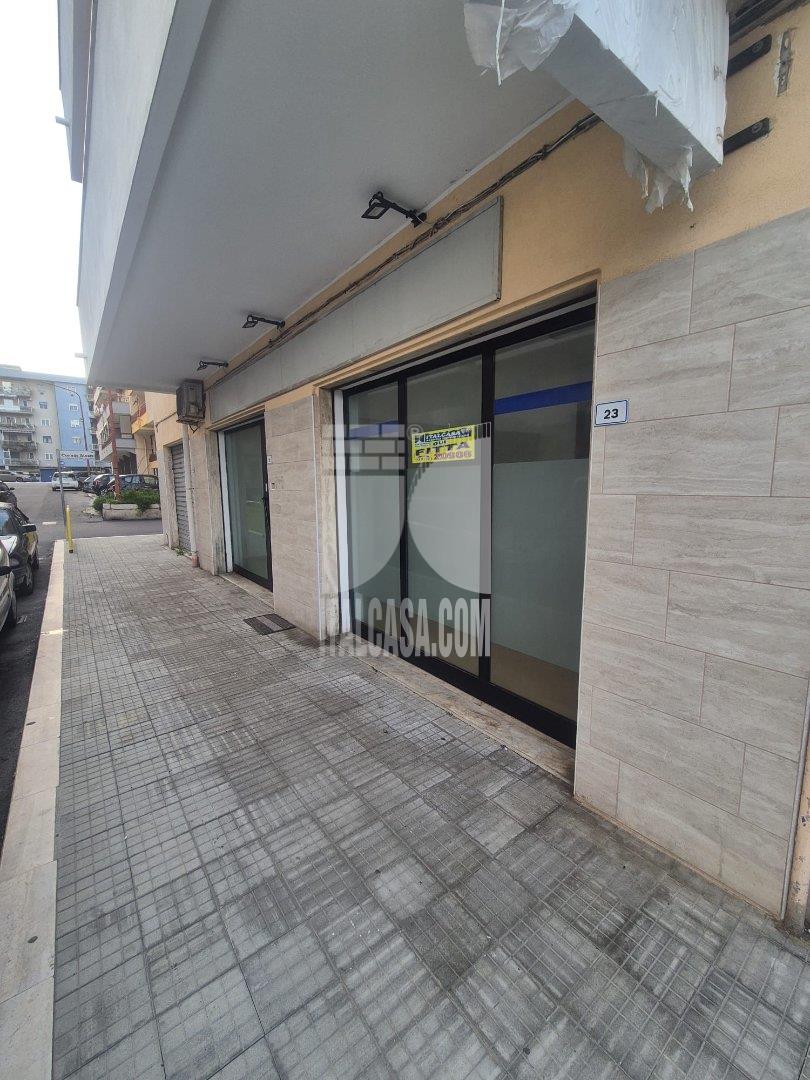 Magazzino in affitto a Crotone