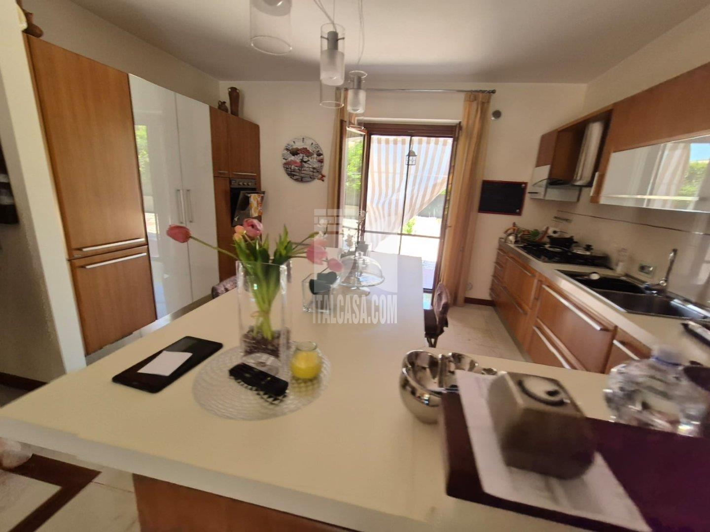 Villa Unifamiliare in vendita a Crotone