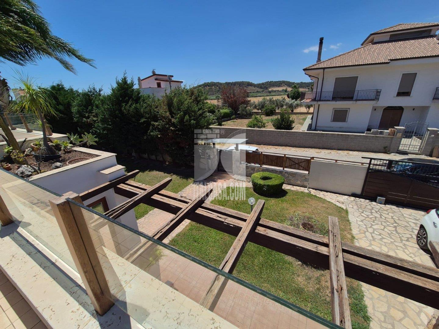 Villa Unifamiliare in vendita a Crotone