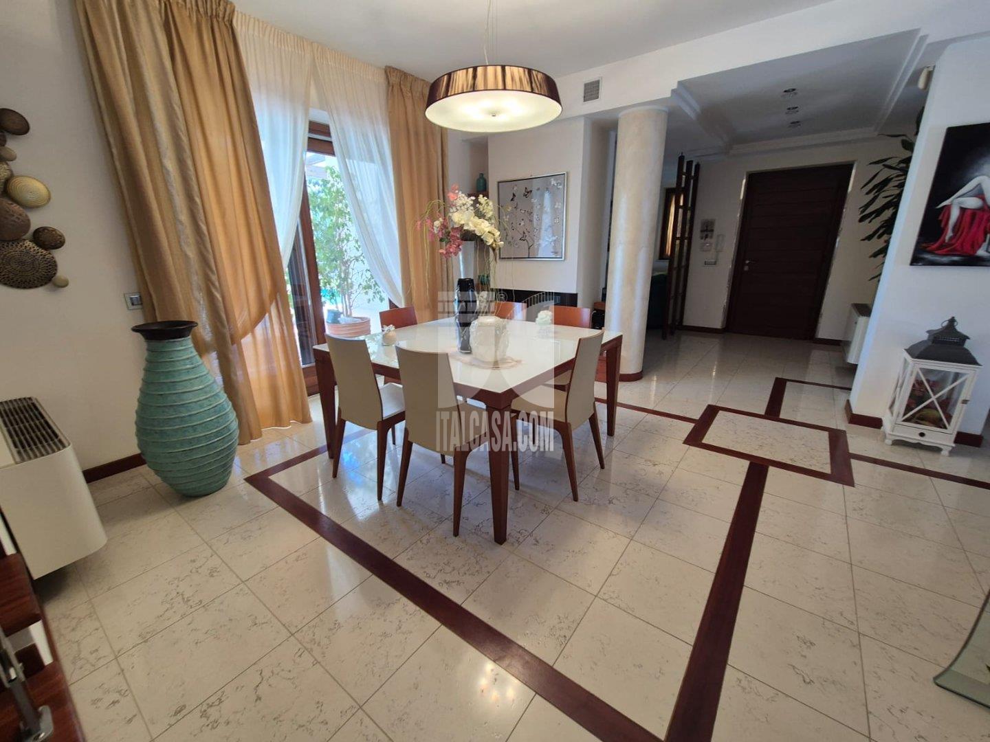 Villa Unifamiliare in vendita a Crotone