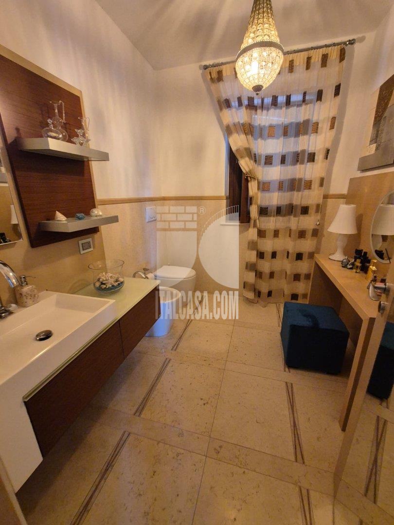 Villa Unifamiliare in vendita a Crotone