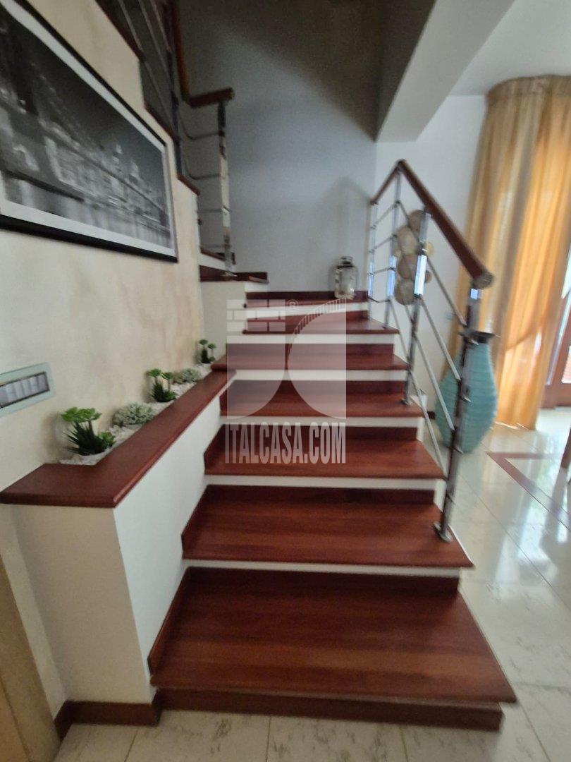 Villa Unifamiliare in vendita a Crotone