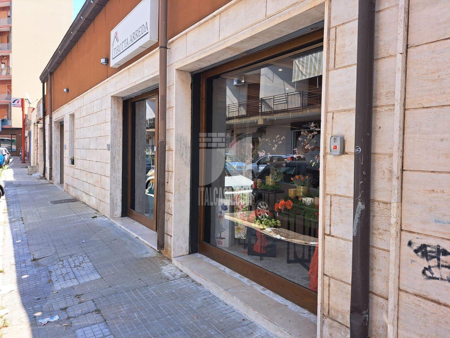 Negozio in vendita a Crotone