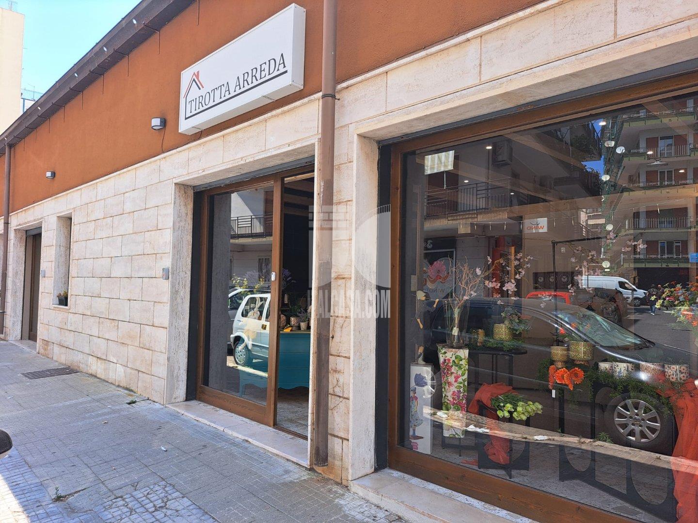 Negozio in vendita a Crotone