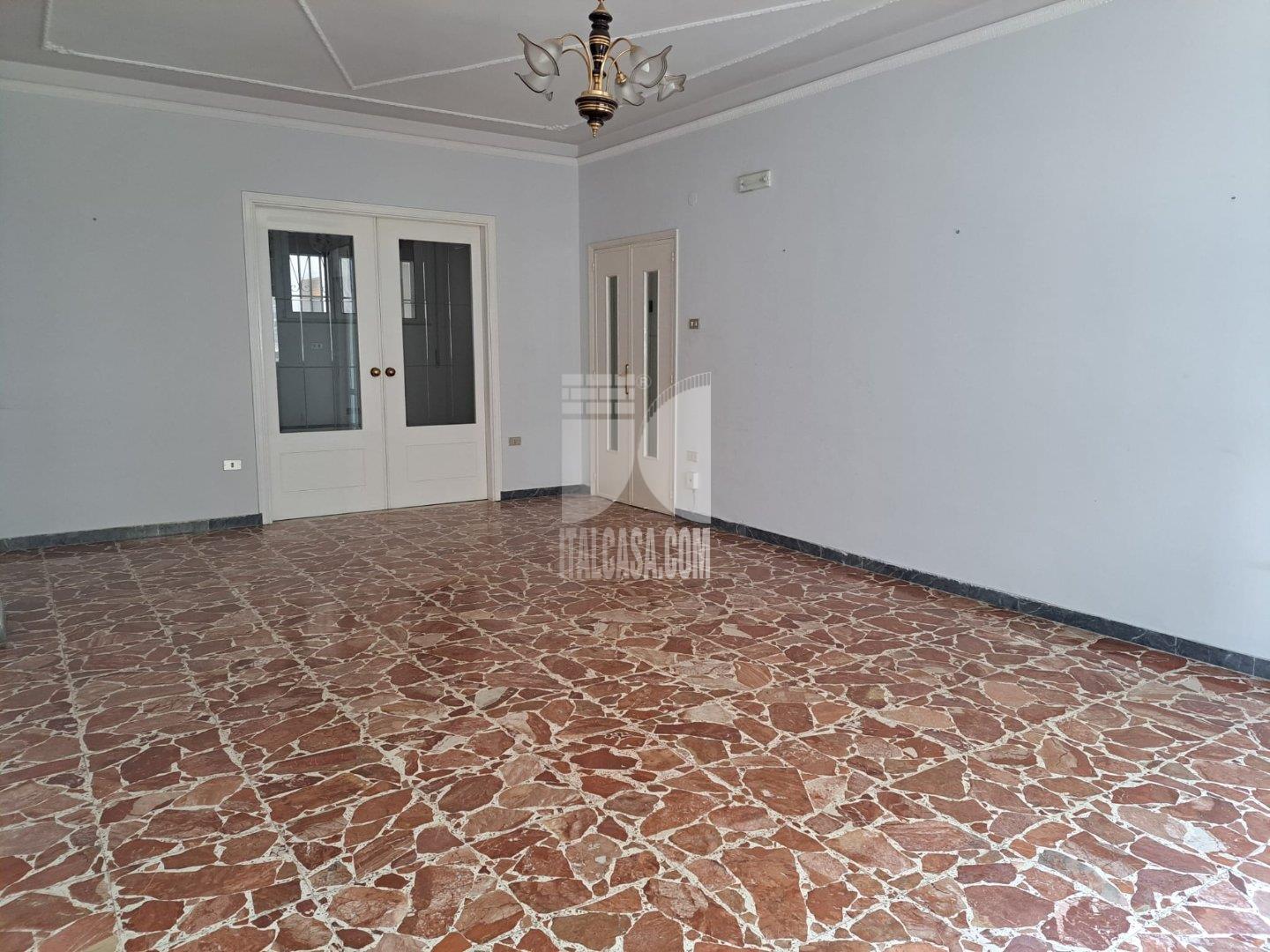 Appartamento in vendita a Crotone