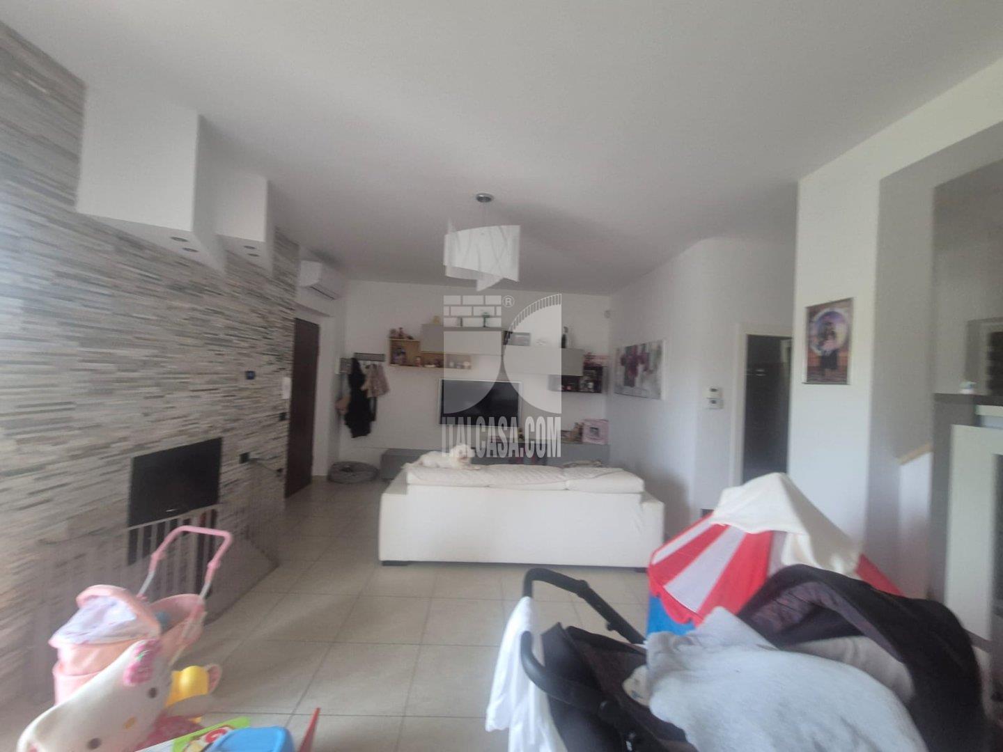 Villa Bifamiliare in vendita a Crotone