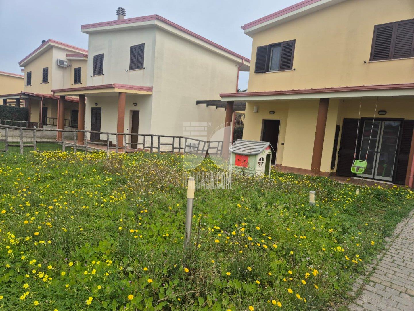 Villa Bifamiliare in vendita a Crotone