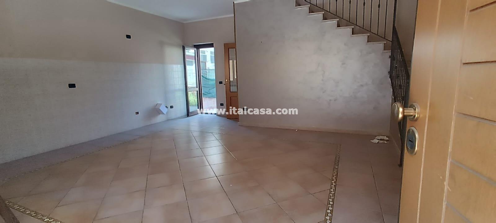 Villa a schiera in affitto a Crotone