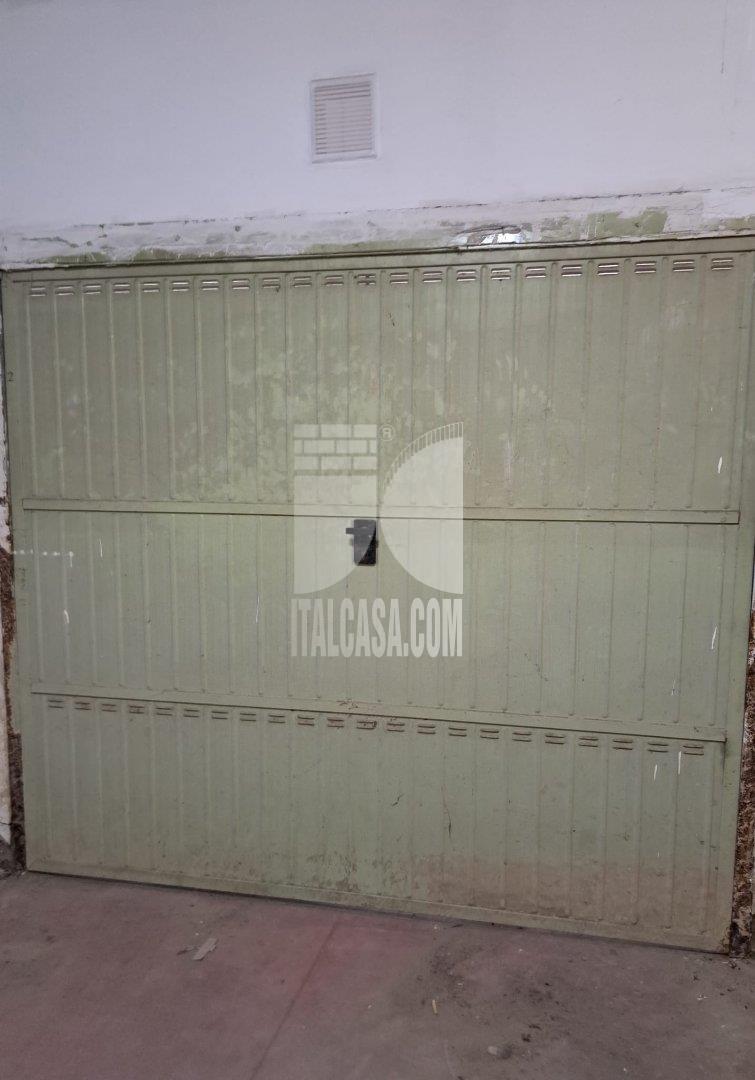 Deposito in vendita a Crotone