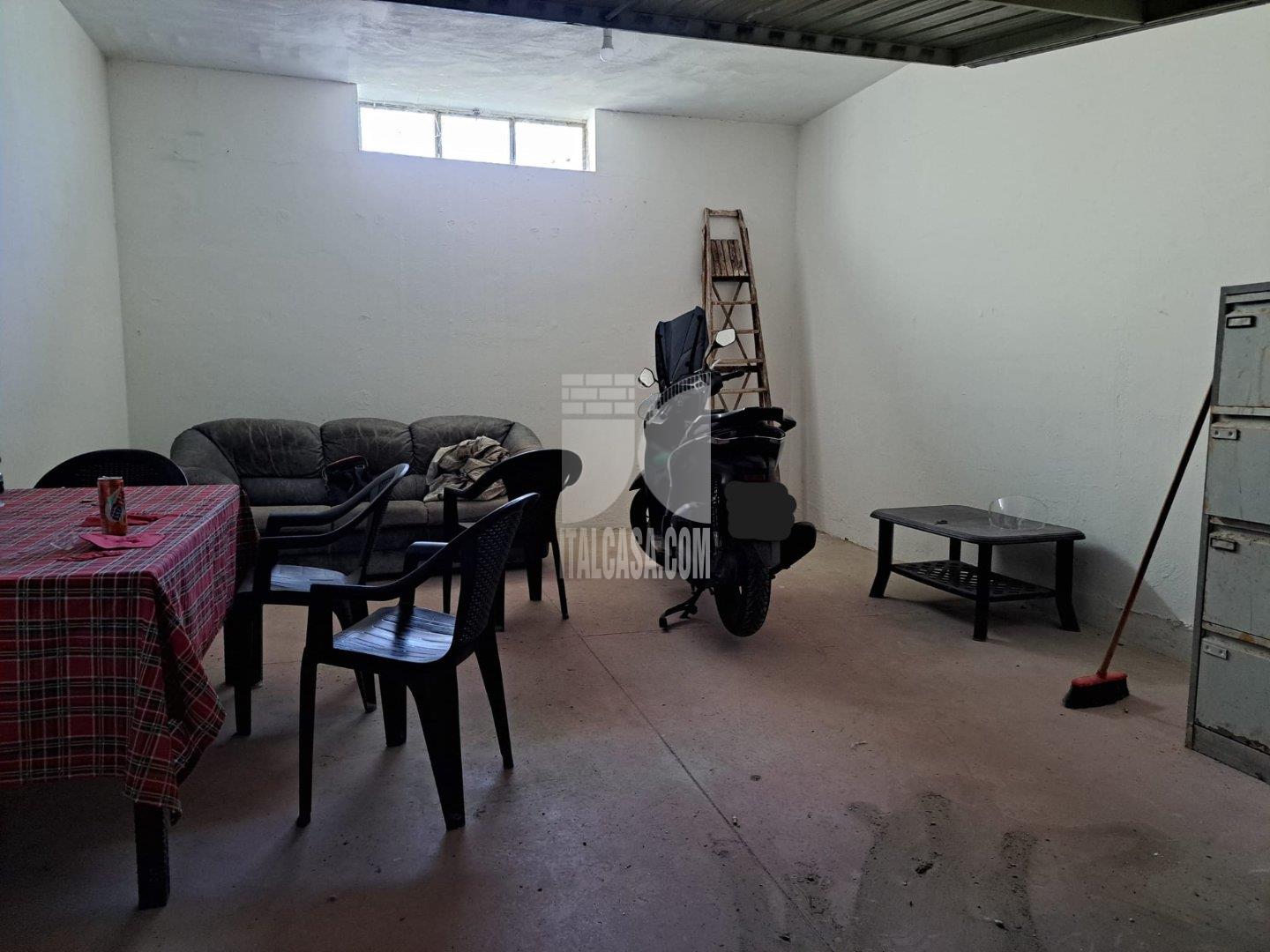 Deposito in vendita a Crotone