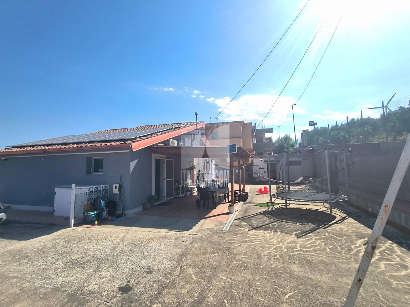 Villa Unifamiliare in affitto a Crotone