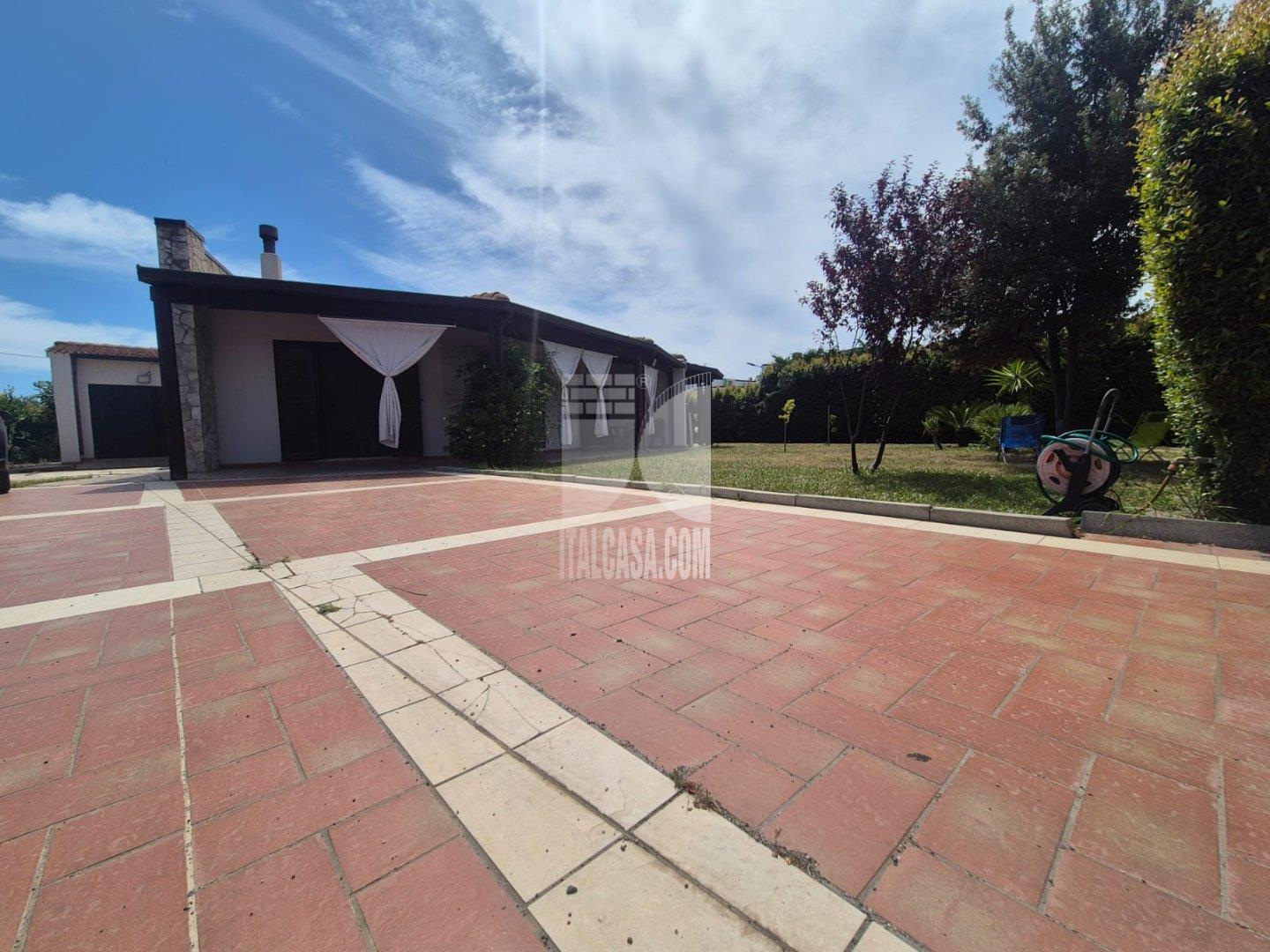 Villa Unifamiliare in vendita a Crotone