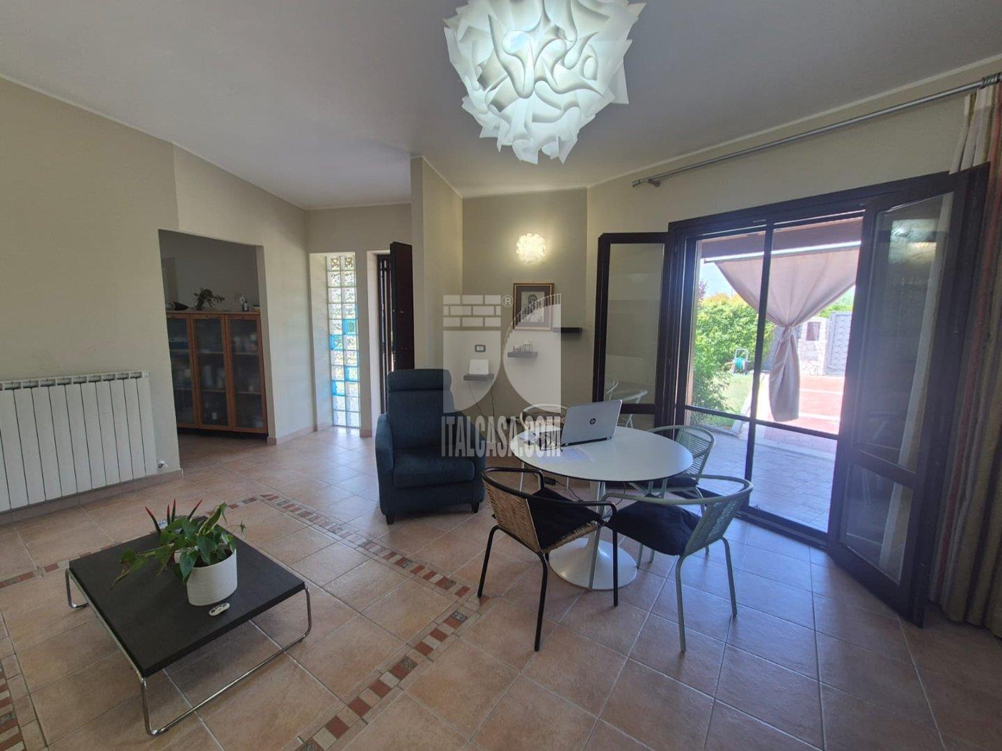 Villa Unifamiliare in vendita a Crotone