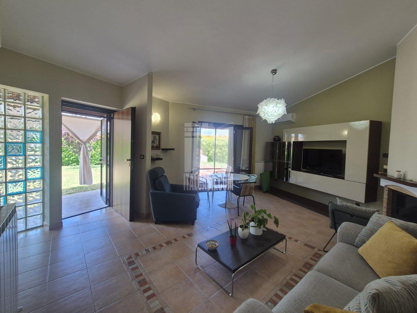 Villa Unifamiliare in vendita a Crotone