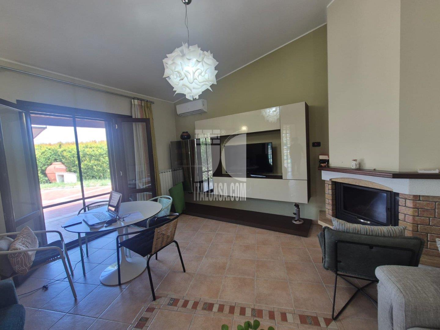 Villa Unifamiliare in vendita a Crotone