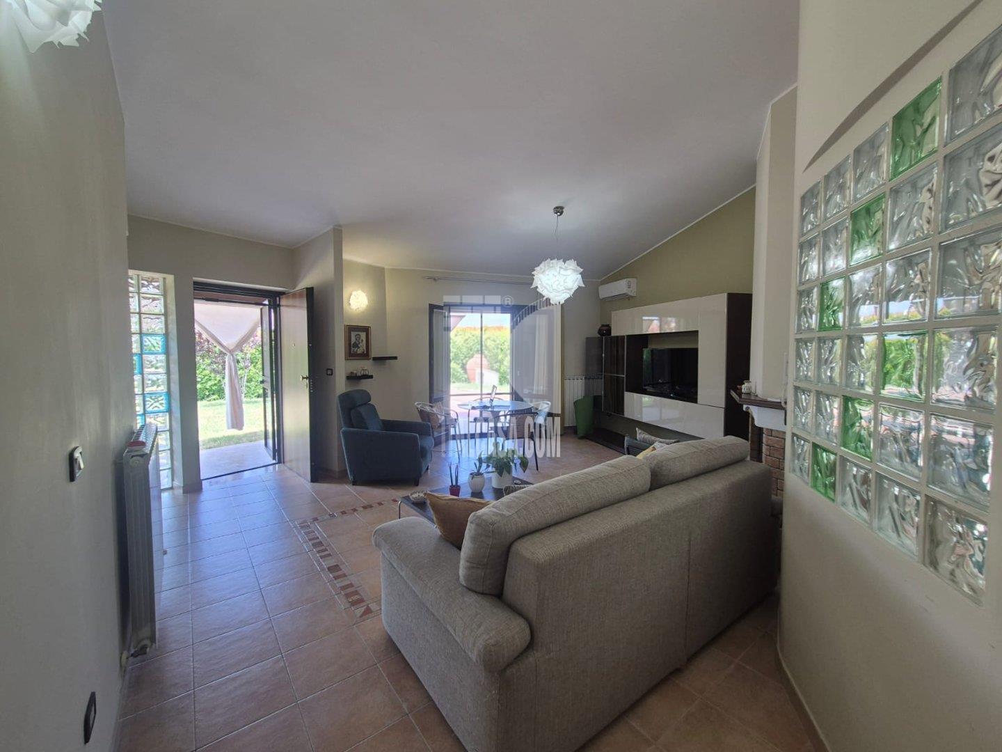 Villa Unifamiliare in vendita a Crotone