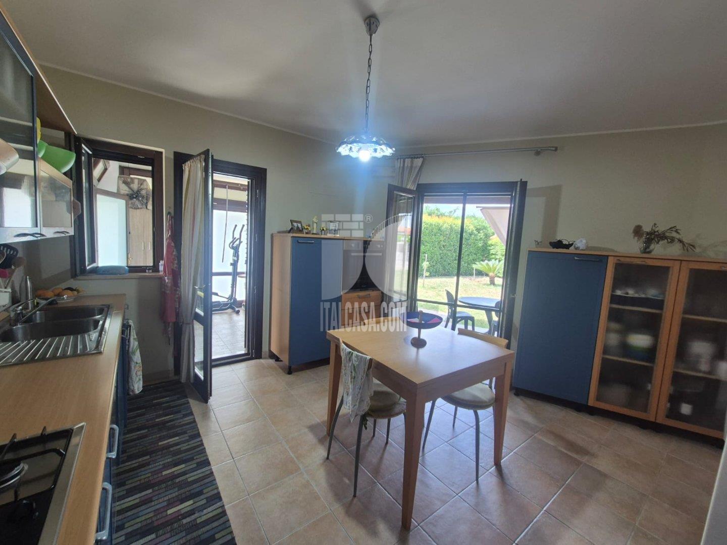 Villa Unifamiliare in vendita a Crotone