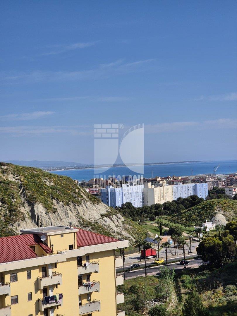 Appartamento in affitto a Crotone