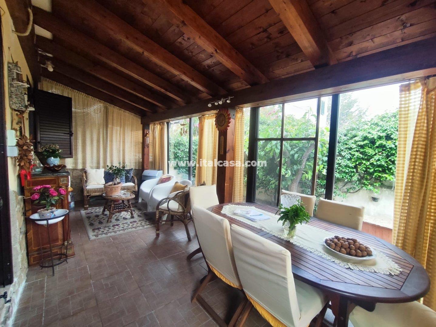 Villa a schiera di testa in vendita a Crotone