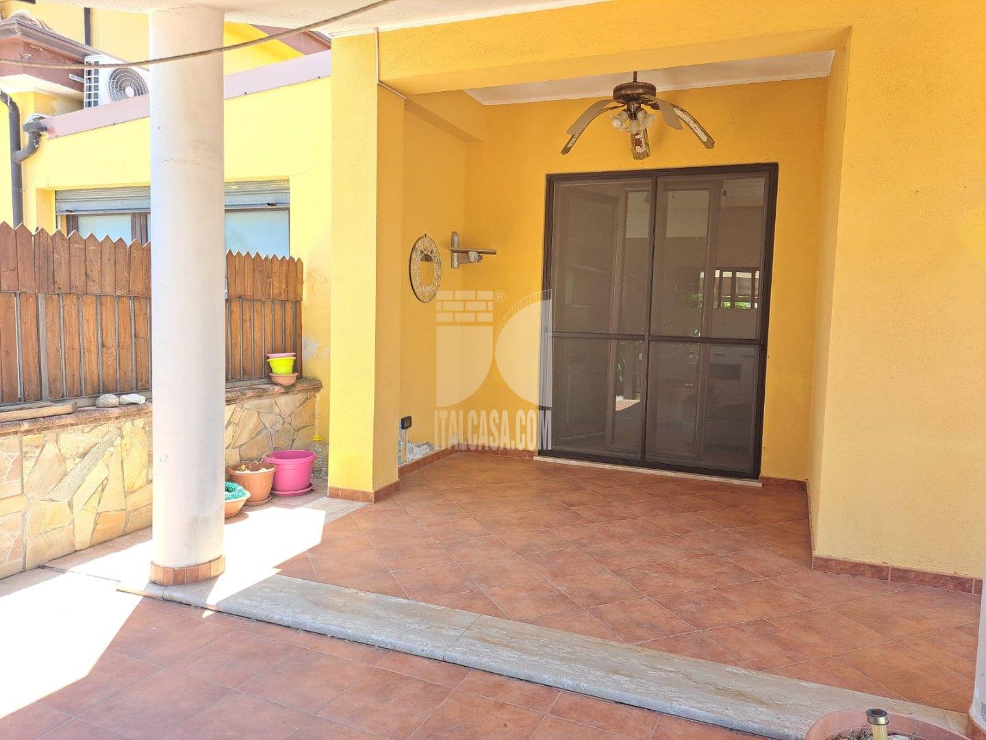 Villa Bifamiliare in vendita a Crotone