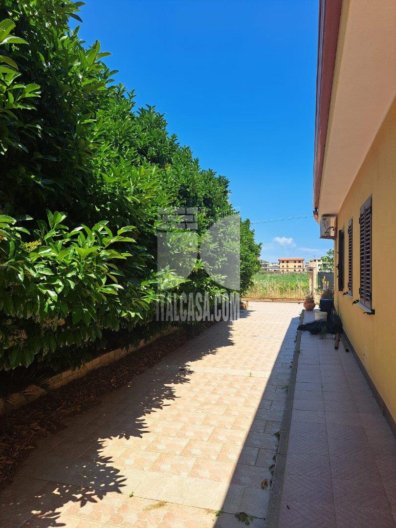 Villa Bifamiliare in vendita a Crotone