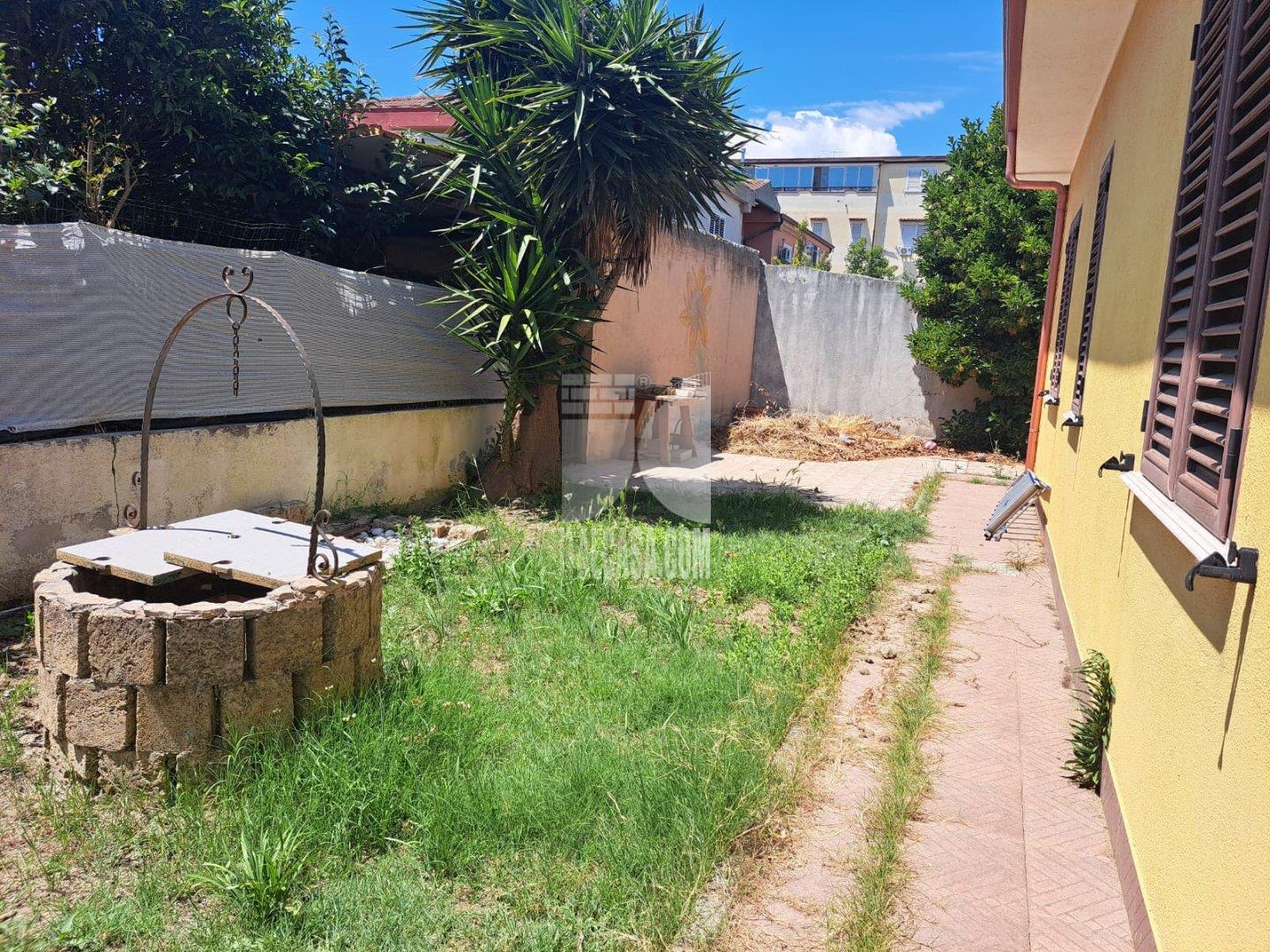 Villa Bifamiliare in vendita a Crotone