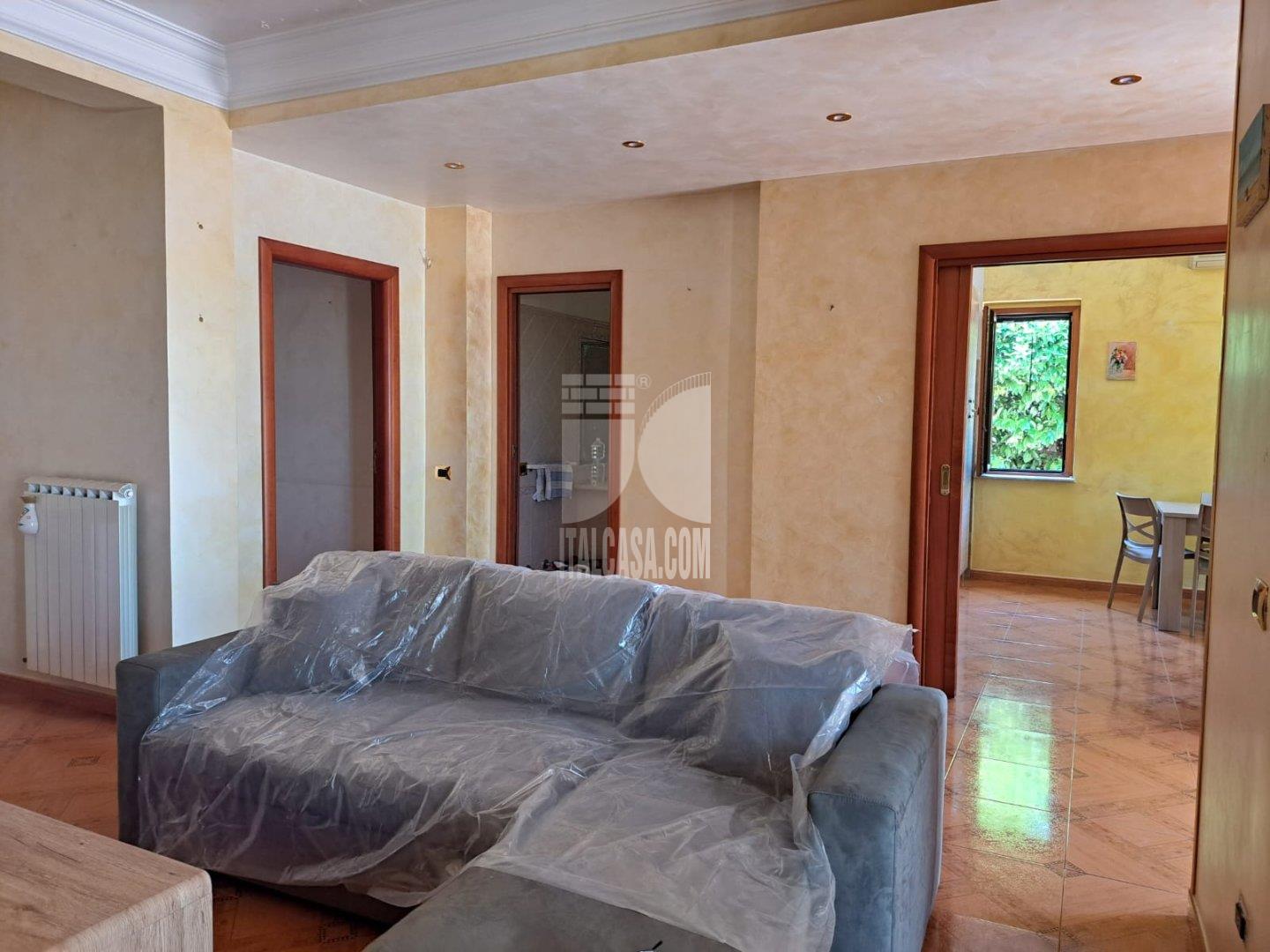 Villa Bifamiliare in vendita a Crotone