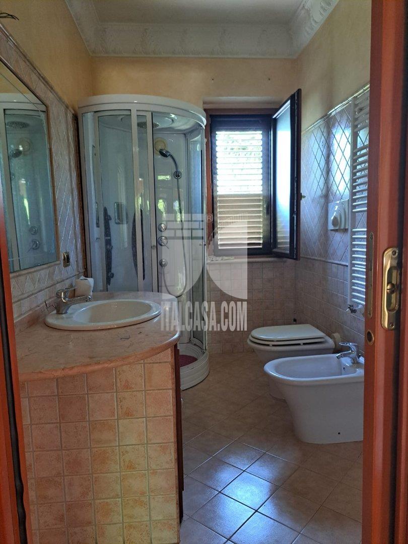 Villa Bifamiliare in vendita a Crotone