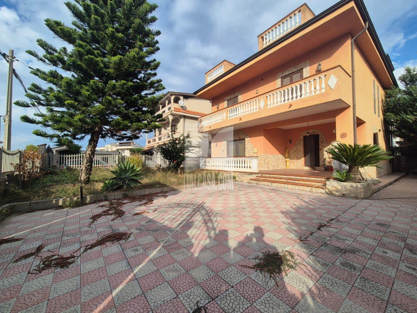 Villa Unifamiliare in vendita a Crotone