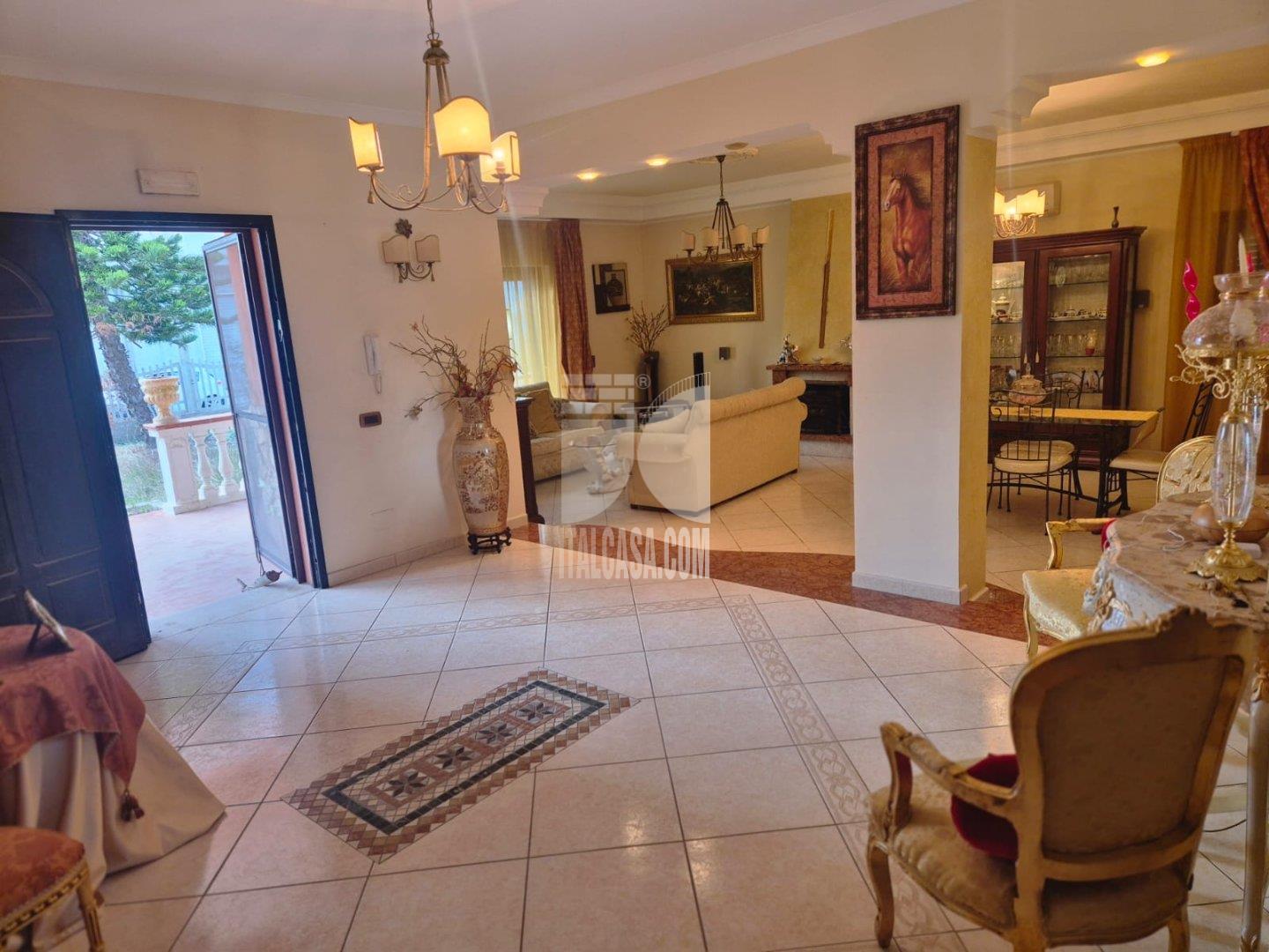 Villa Unifamiliare in vendita a Crotone