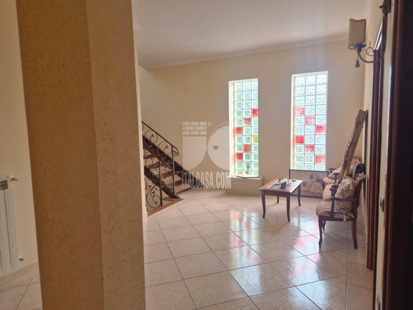 Villa Unifamiliare in vendita a Crotone