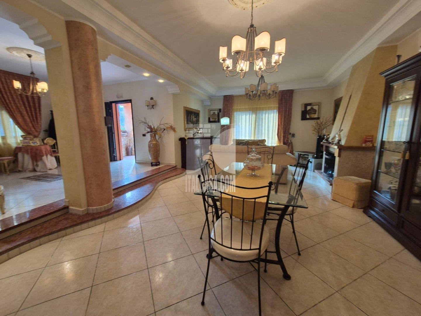 Villa Unifamiliare in vendita a Crotone