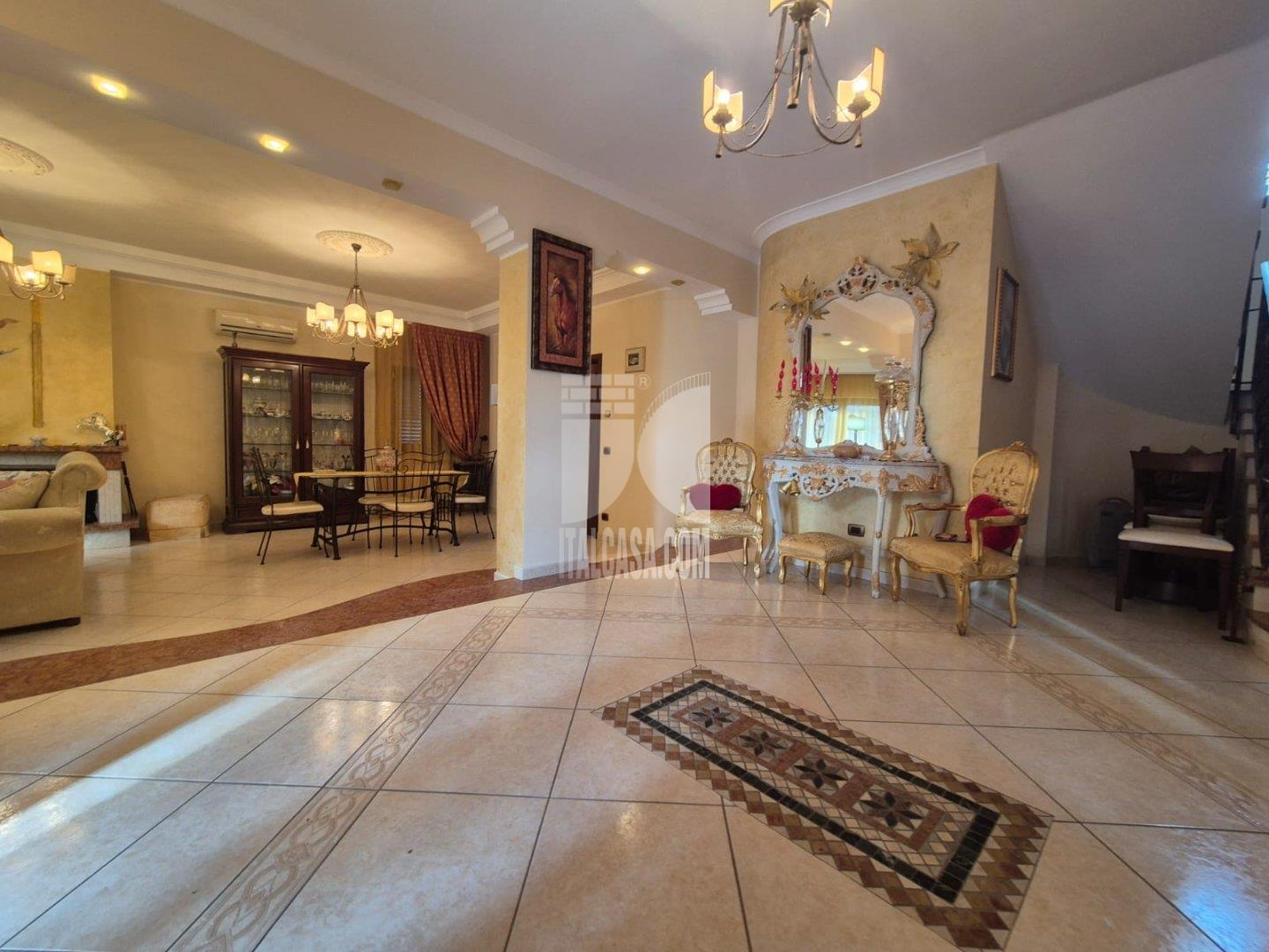 Villa Unifamiliare in vendita a Crotone
