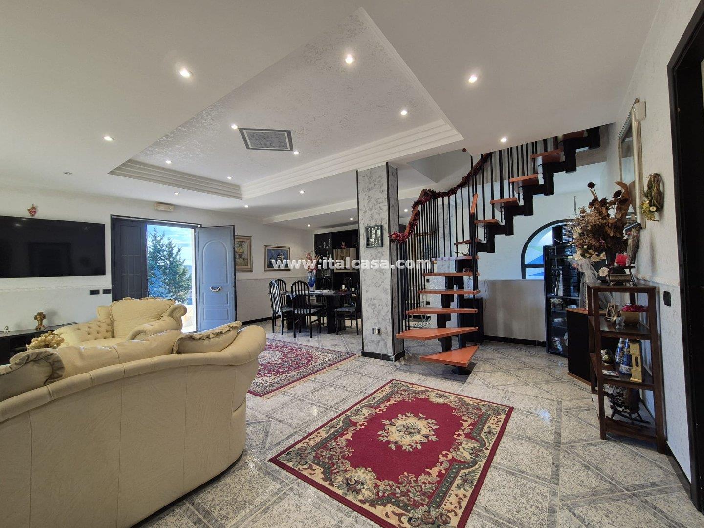Villa Unifamiliare in vendita a Crotone
