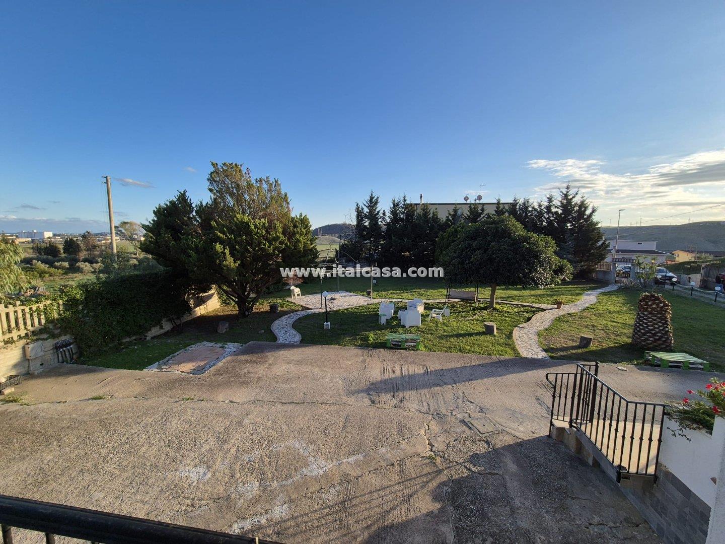 Villa Unifamiliare in vendita a Crotone